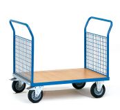 Doppel-Stirnwandwagen mit Wnden aus Drahtgitter