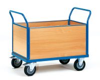 Vierwandwagen mit Wnden aus Holz