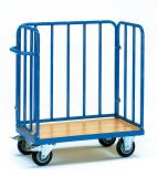 Paketwagen mit 2 Stirnwnden und 1 Lngswand