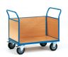 Dreiwandwagen mit Wnden aus Holz
